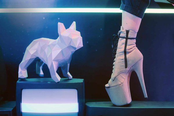 What Are the Most Comfortable Yet Stylish Heel Alternatives for a Finance Professional?